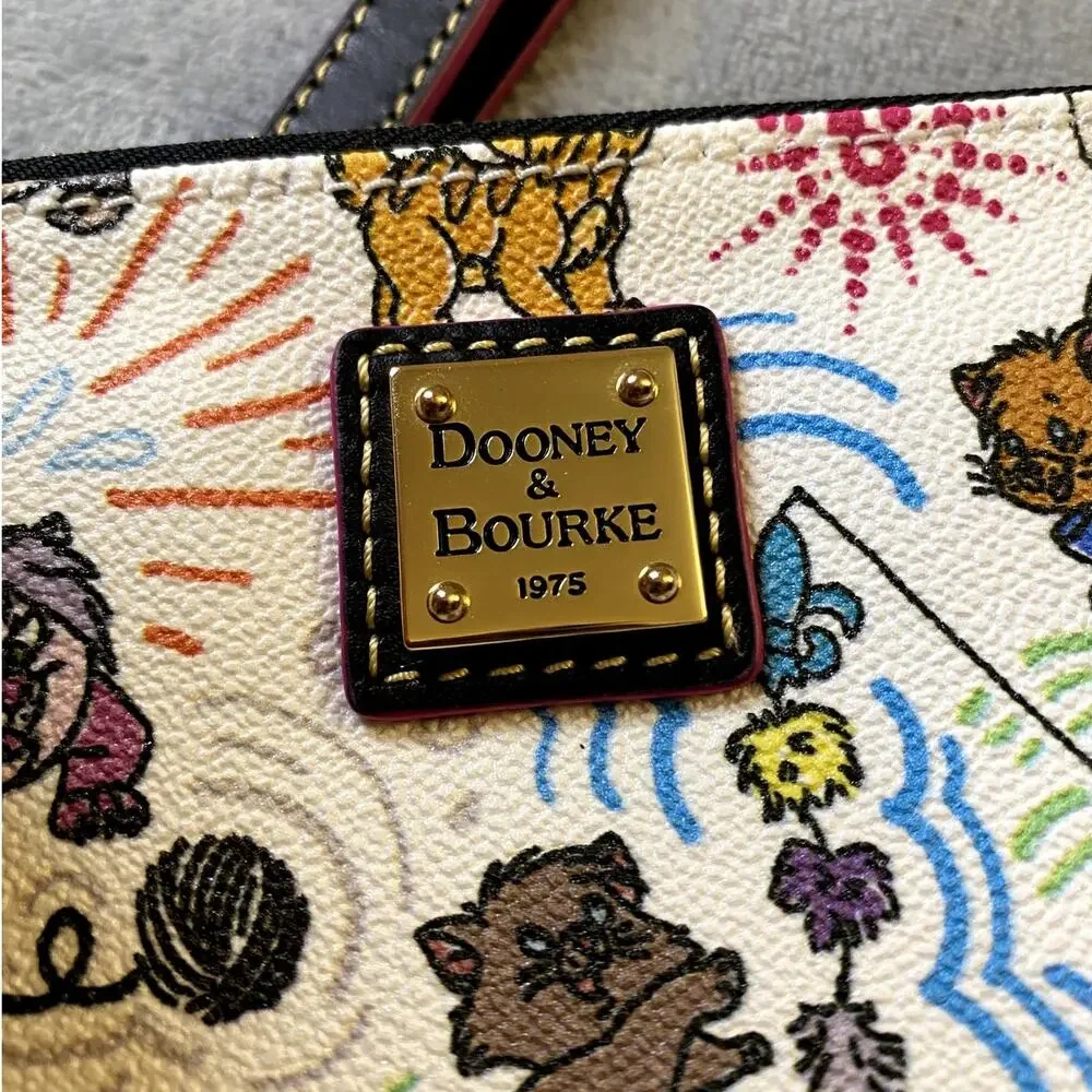 Dooney & Bourke Disney Cats Wristlet White Leather Gold Large Pouch NWT
